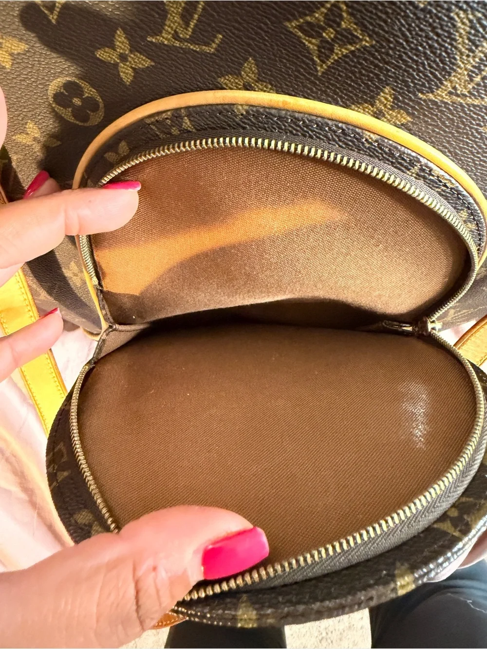 Louis Vuitton Monogram Ellipse Shopping GM Shoulder Bag